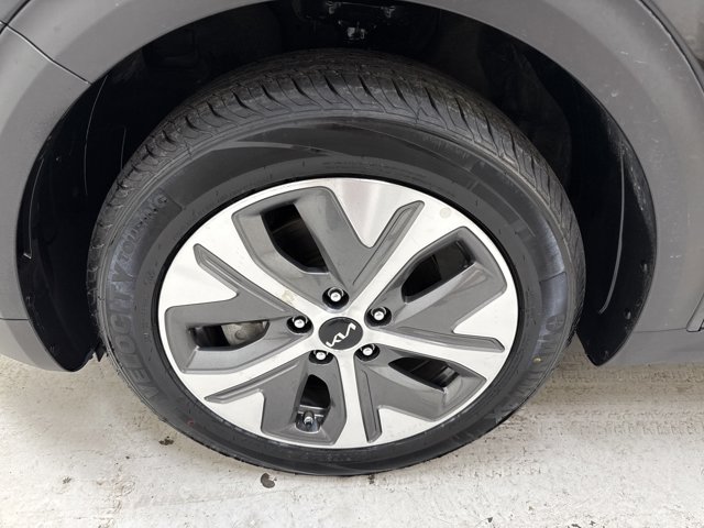Vehicle image 10 of 29