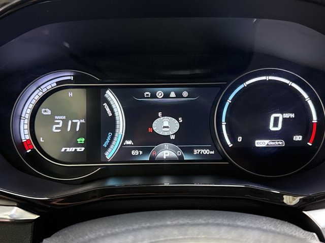 Vehicle image 21 of 29