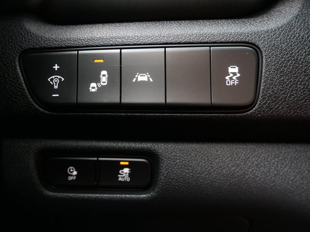 Vehicle image 22 of 36
