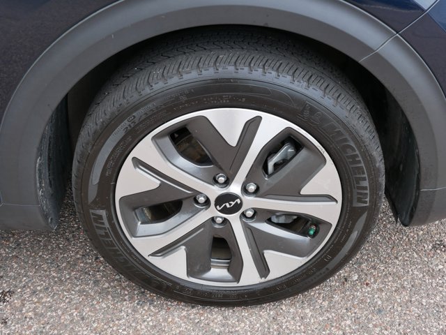 Vehicle image 9 of 36