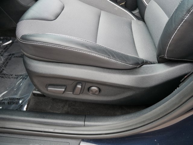 Vehicle image 31 of 36