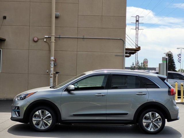 Vehicle image 8 of 27