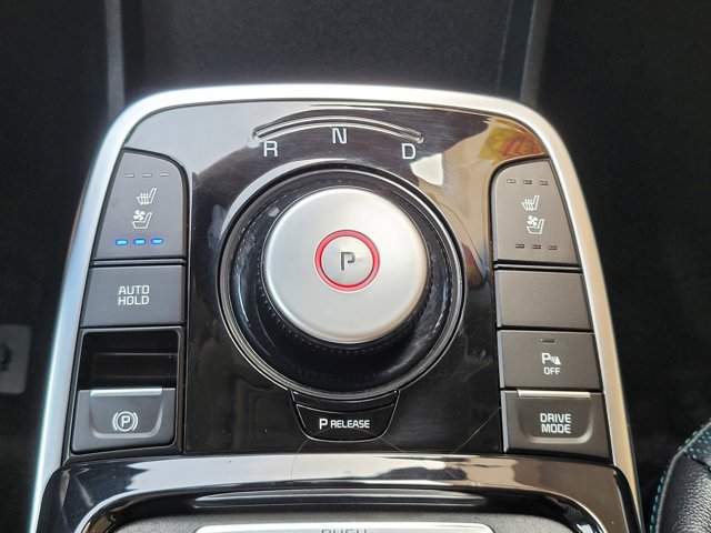 Vehicle image 24 of 27