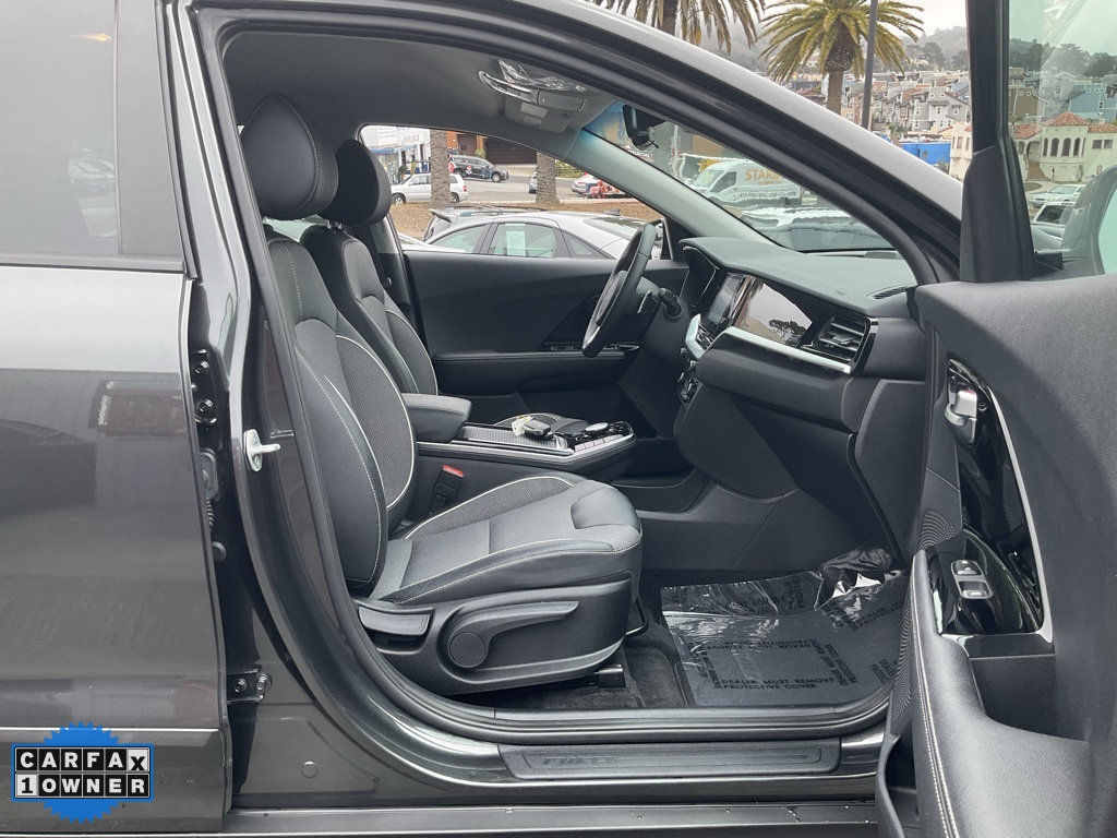 Vehicle image 32 of 89