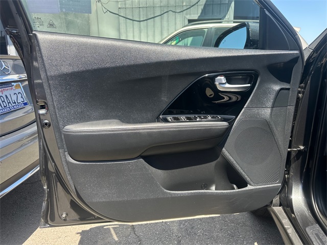 Vehicle image 17 of 34