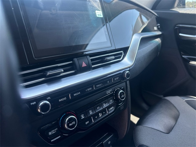 Vehicle image 24 of 34