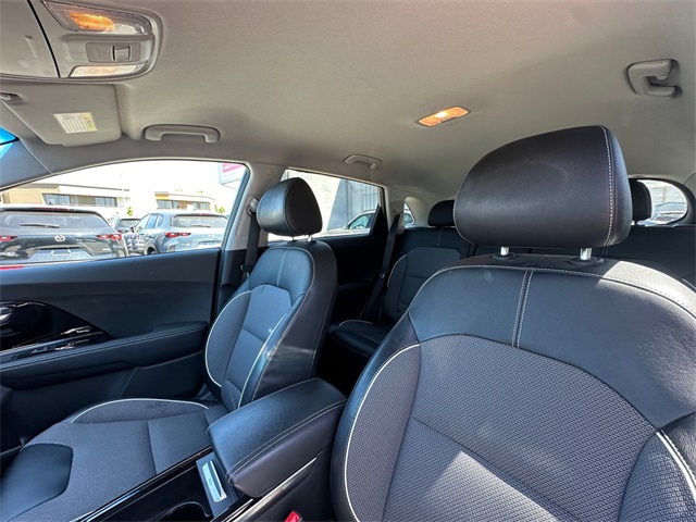 Vehicle image 26 of 34