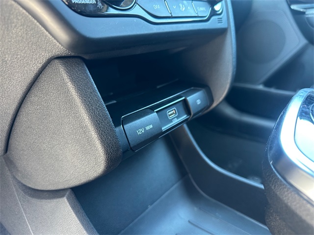 Vehicle image 23 of 34