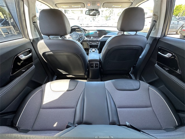Vehicle image 33 of 34