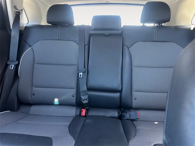 Vehicle image 13 of 34