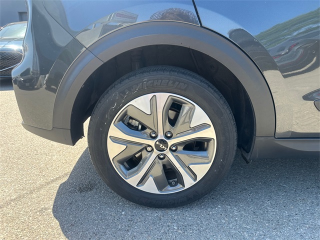 Vehicle image 28 of 34