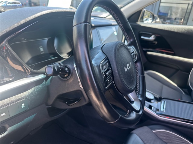 Vehicle image 20 of 34