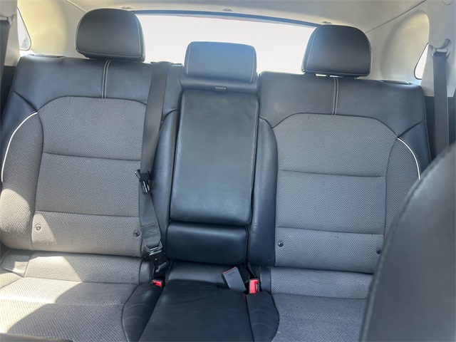 Vehicle image 13 of 32
