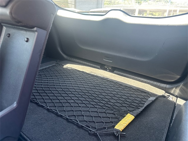 Vehicle image 20 of 32