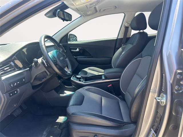 Vehicle image 9 of 32