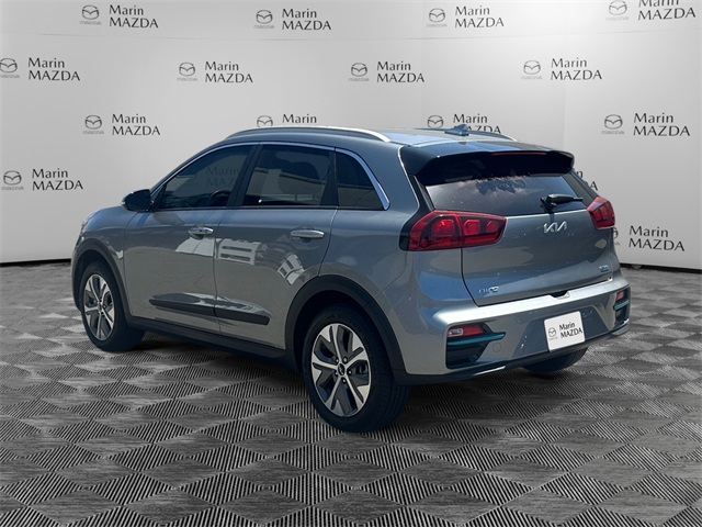 Vehicle image 7 of 32