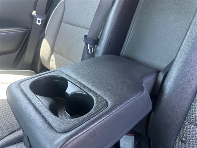Vehicle image 19 of 32