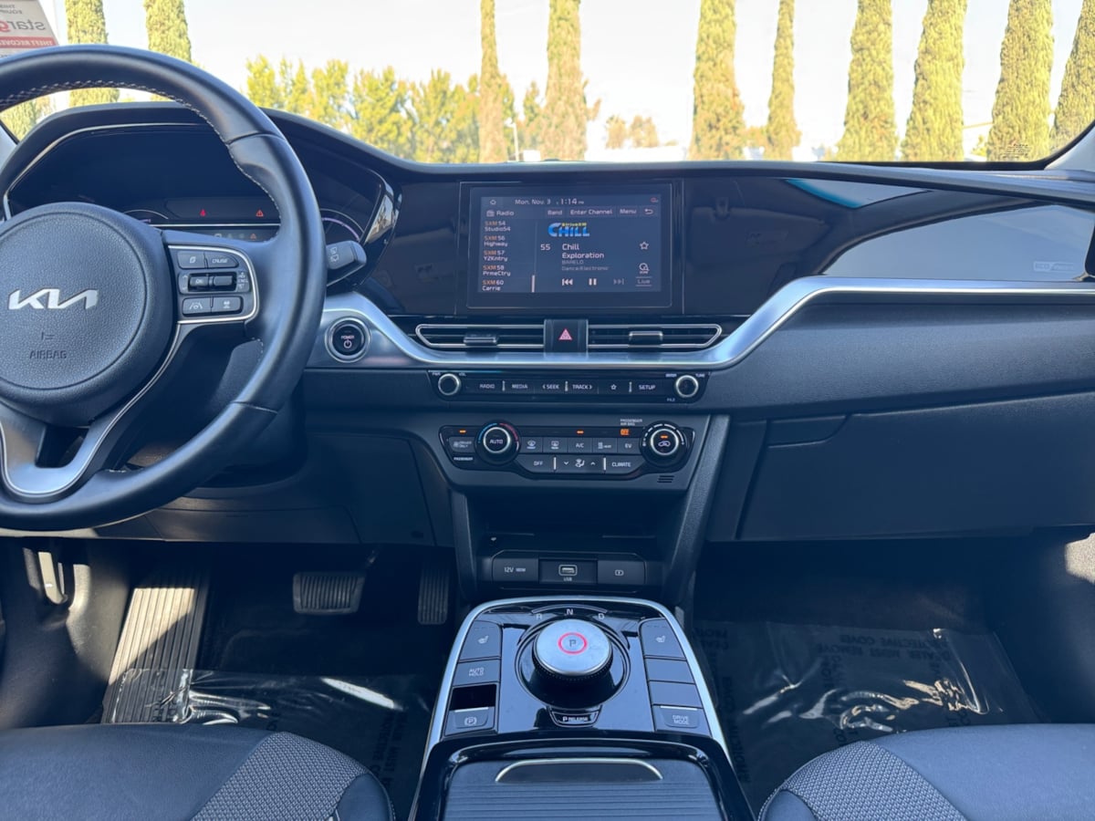 2022 Kia Niro EV EX Image 16 of 21