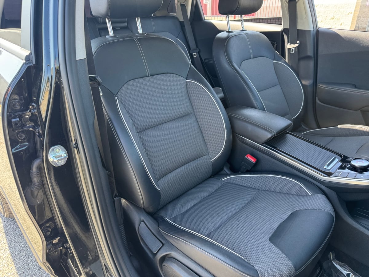 2022 Kia Niro EV EX Image 11 of 21