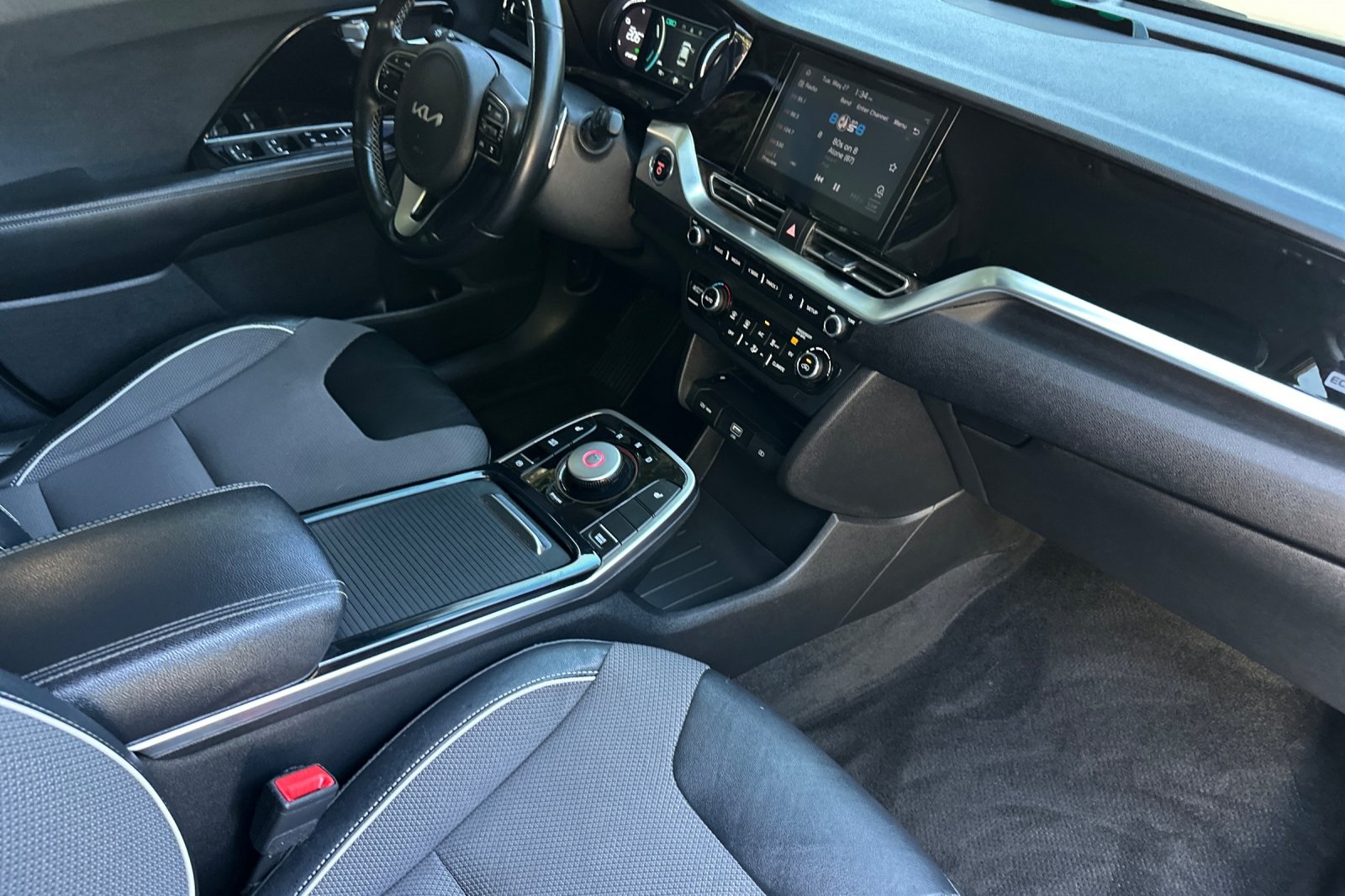 Vehicle image 13 of 25