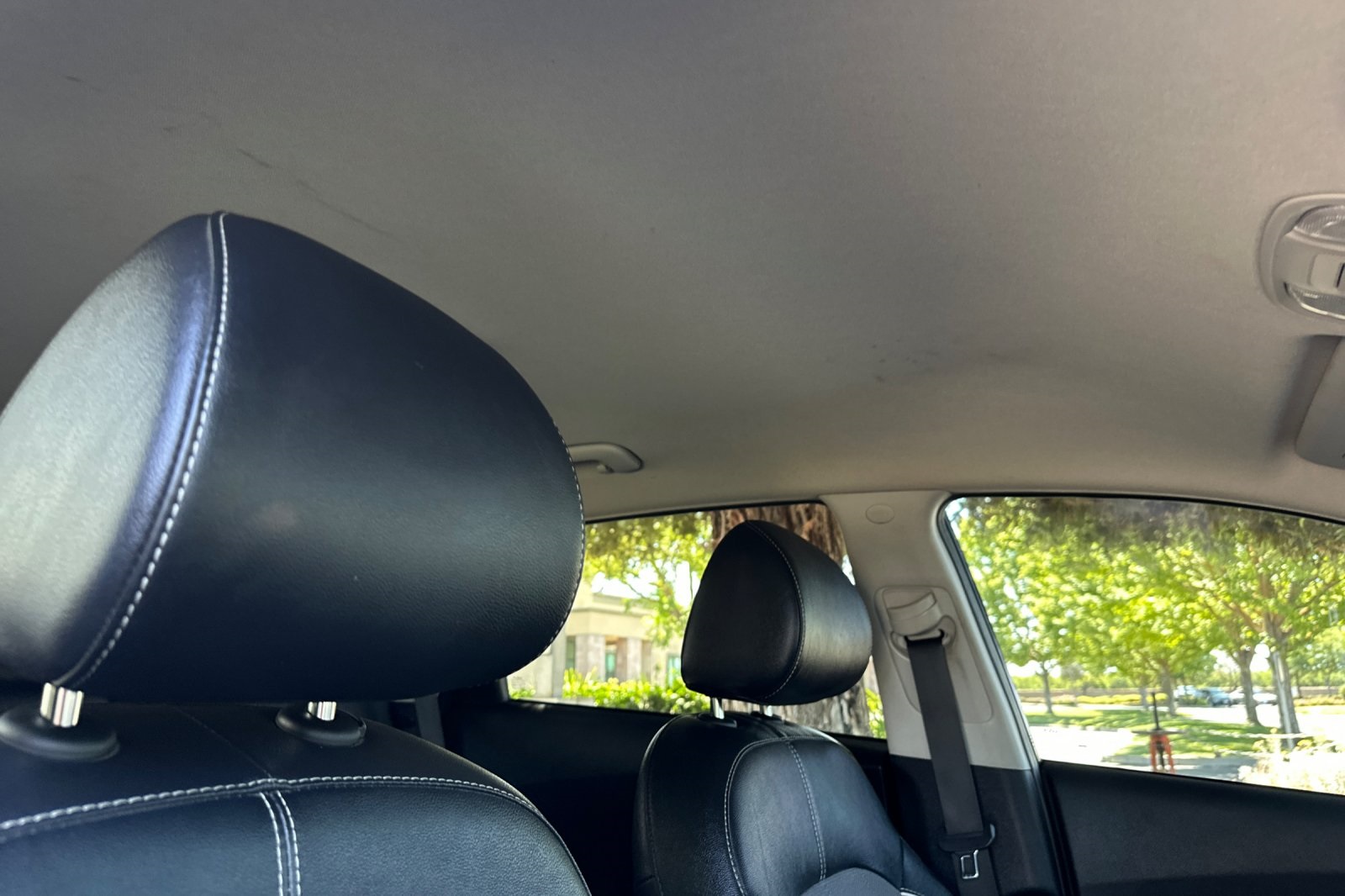 Vehicle image 14 of 25