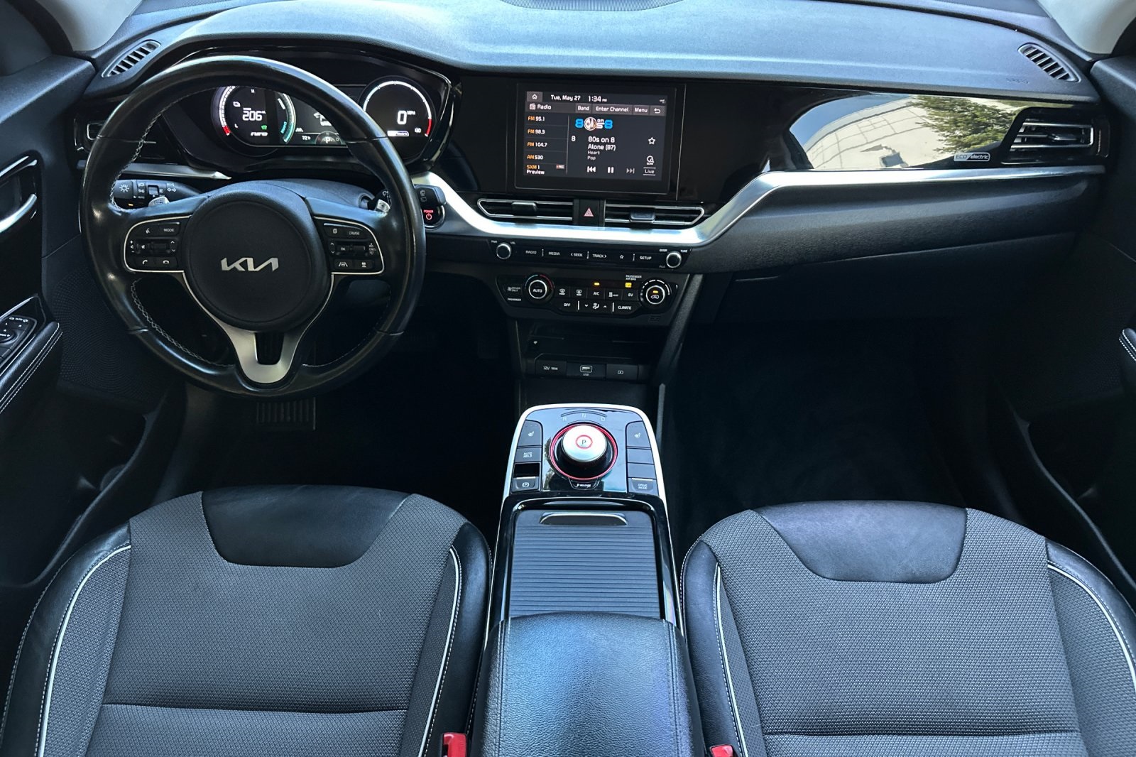 Vehicle image 10 of 25