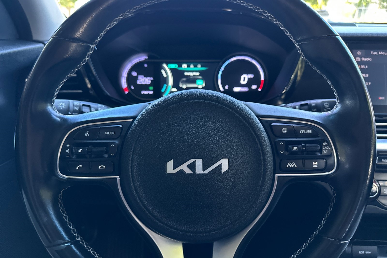 Vehicle image 20 of 25