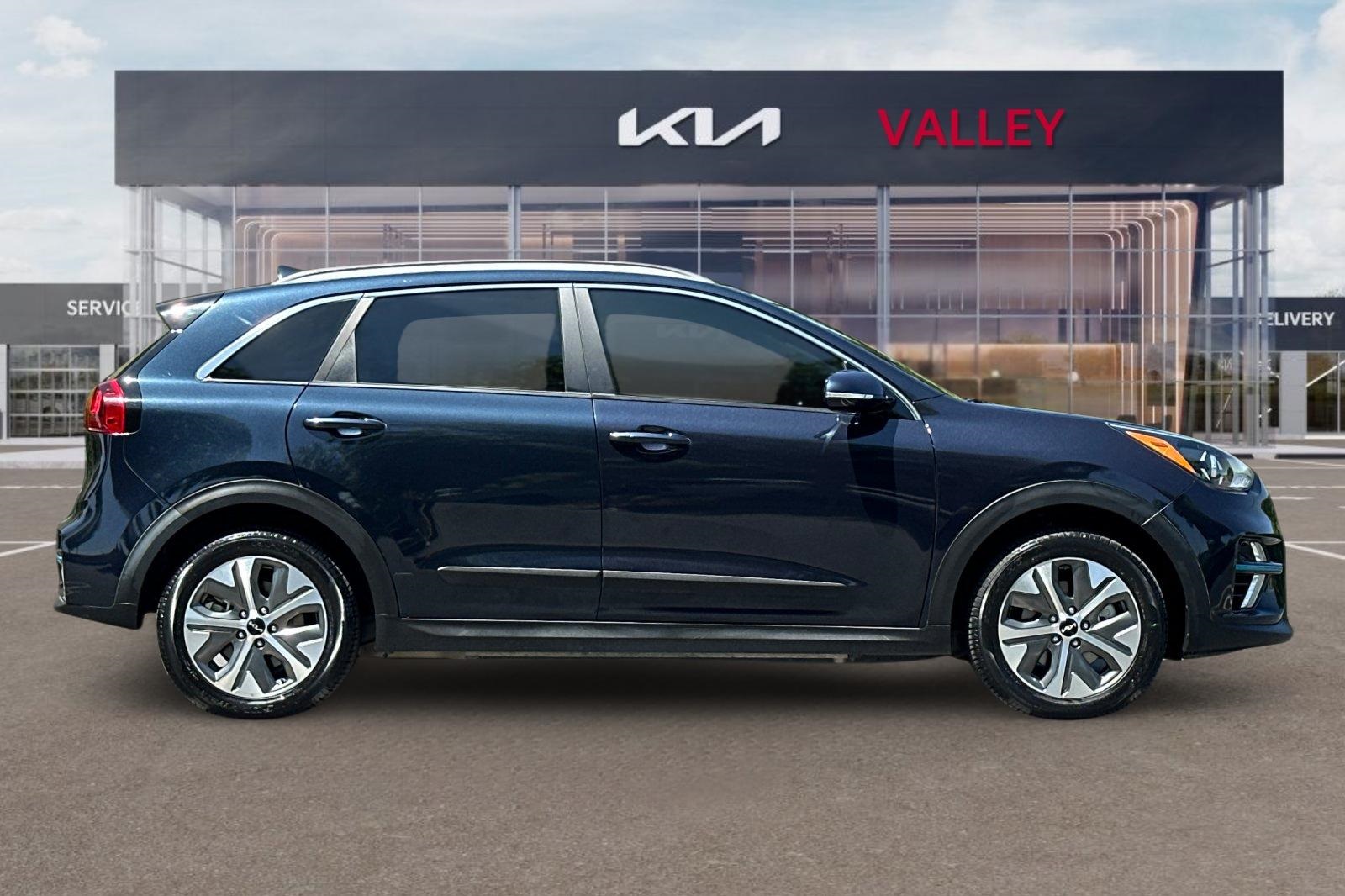 Vehicle image 4 of 25