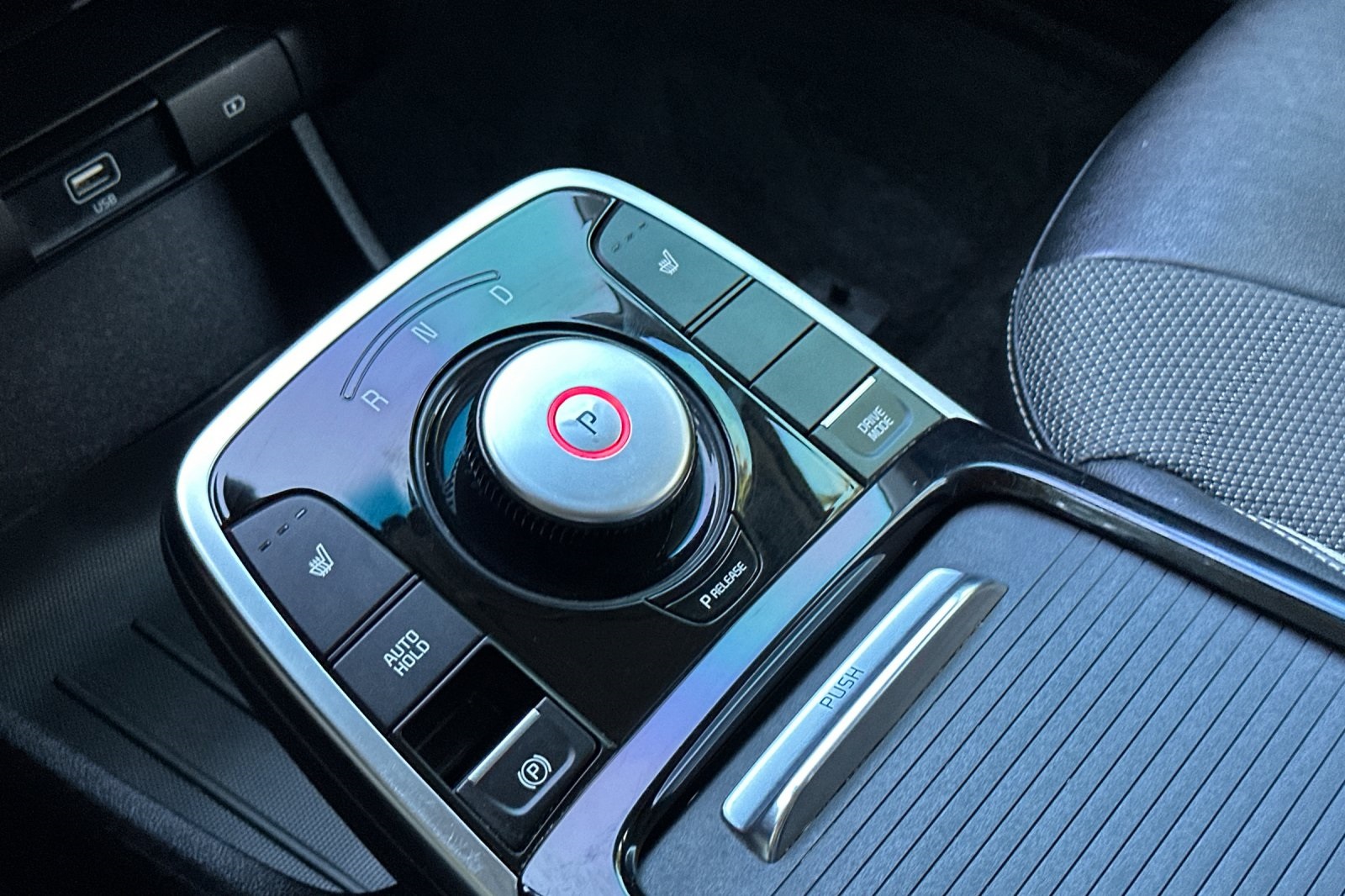 Vehicle image 18 of 25