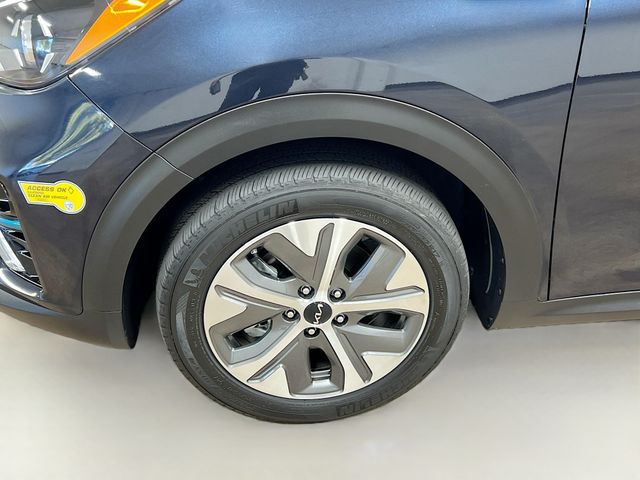 Vehicle image 10 of 32