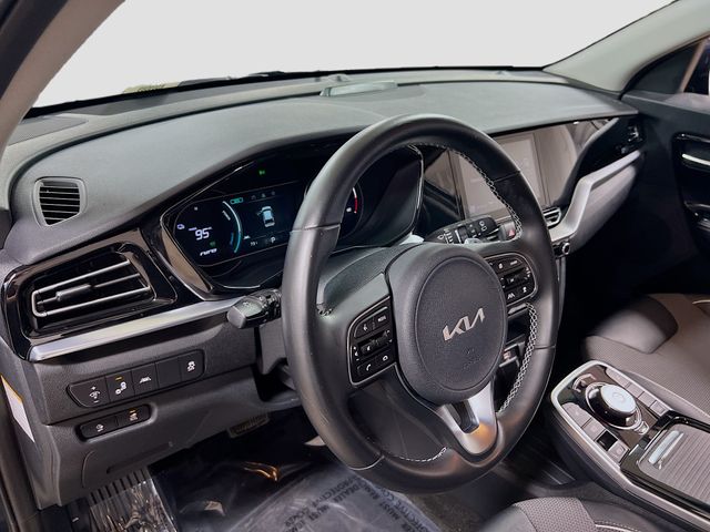 Vehicle image 16 of 32