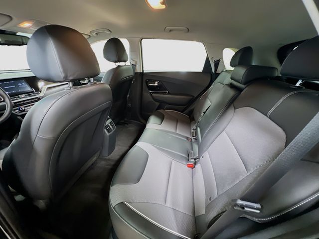 Vehicle image 13 of 32