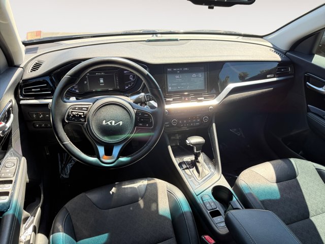 Vehicle image 16 of 20