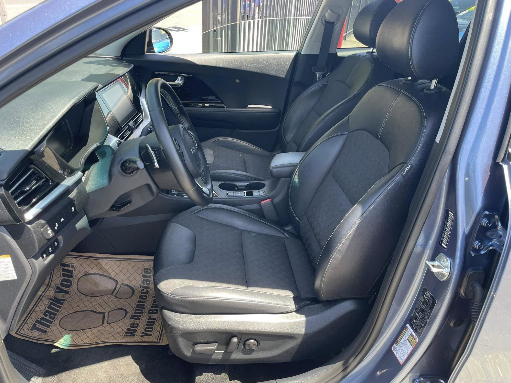 Vehicle image 10 of 13