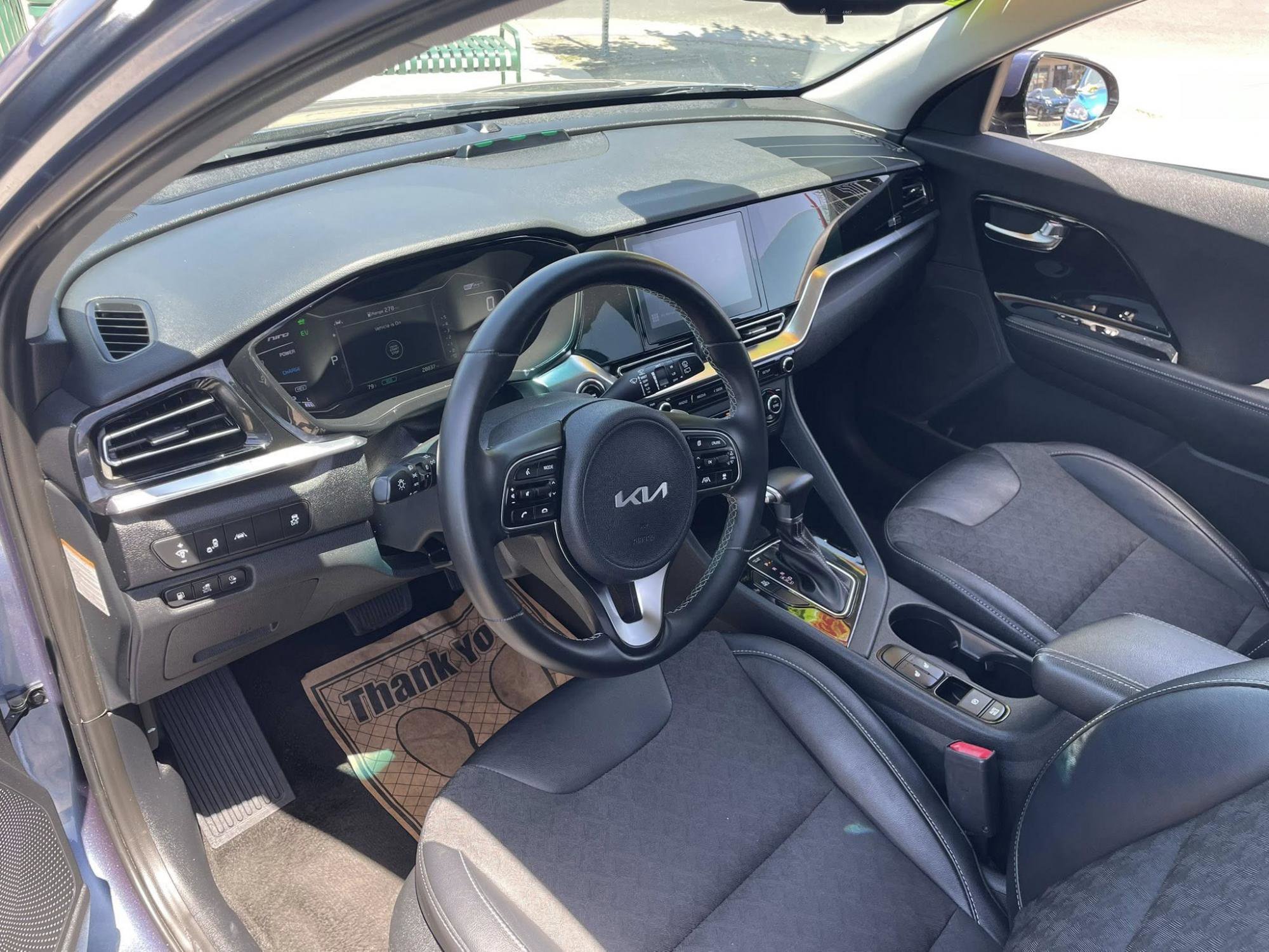 Vehicle image 11 of 13