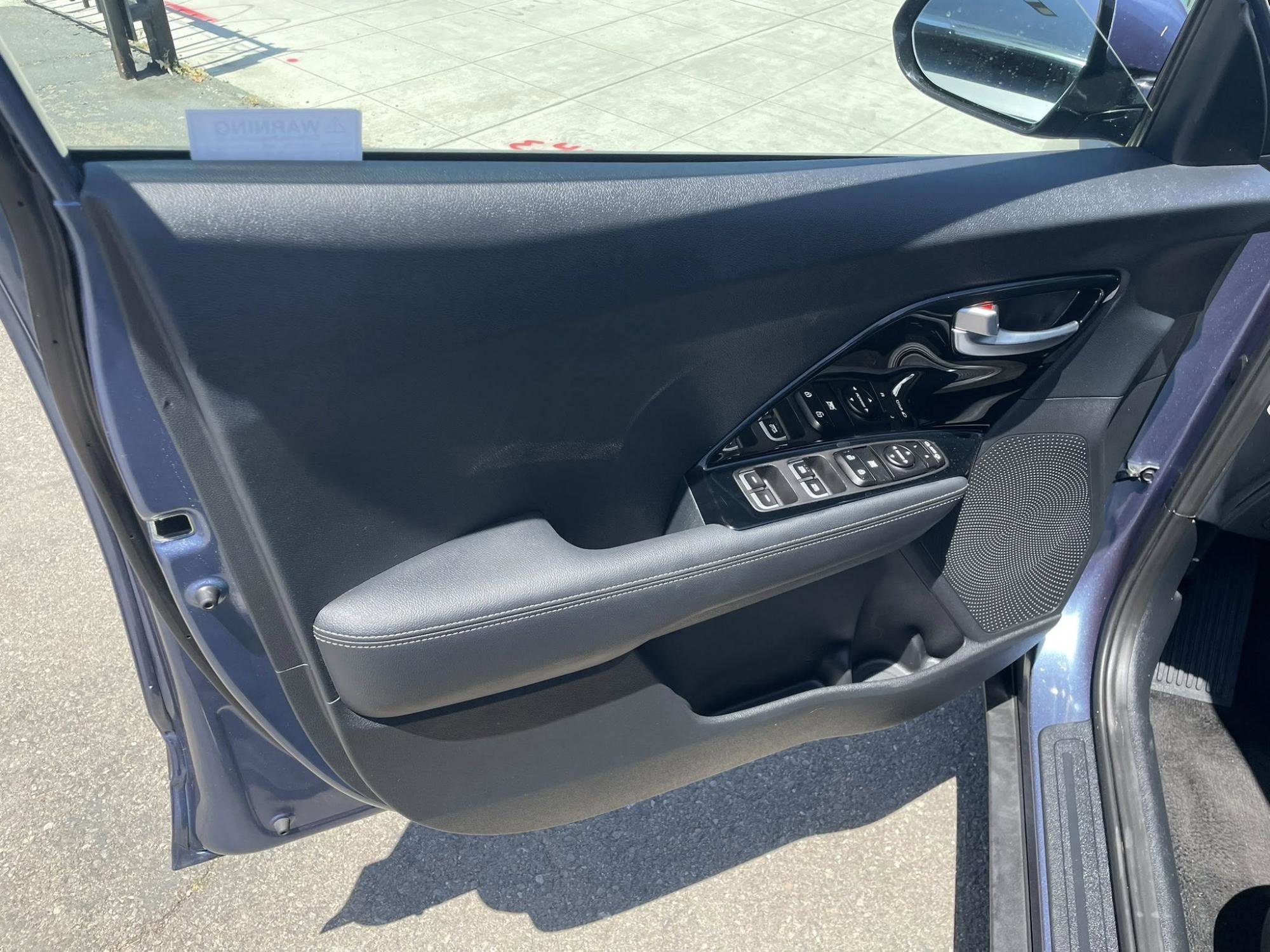 Vehicle image 9 of 13