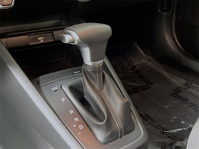 Vehicle image 21 of 42