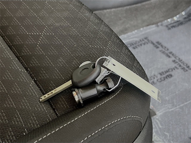 Vehicle image 33 of 42