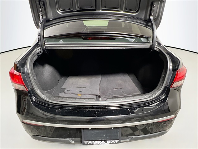 Vehicle image 31 of 42