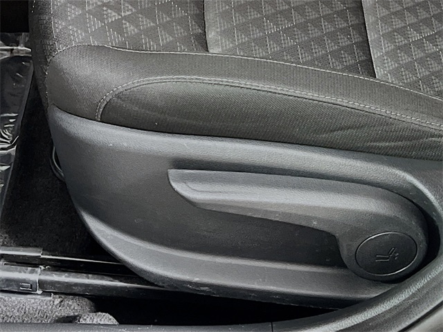 Vehicle image 13 of 42