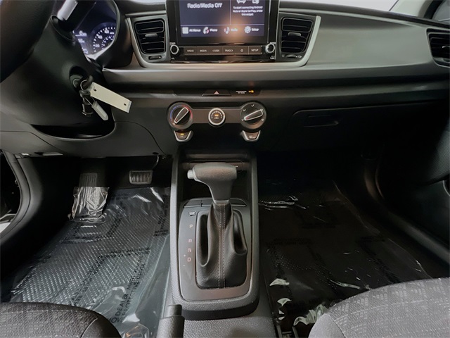 Vehicle image 22 of 42