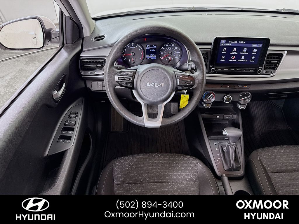 Vehicle image 17 of 29