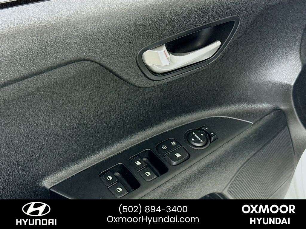 Vehicle image 10 of 29