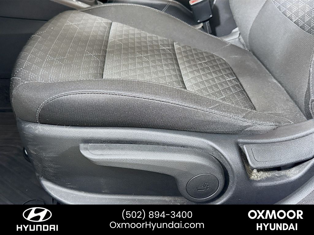 Vehicle image 14 of 29