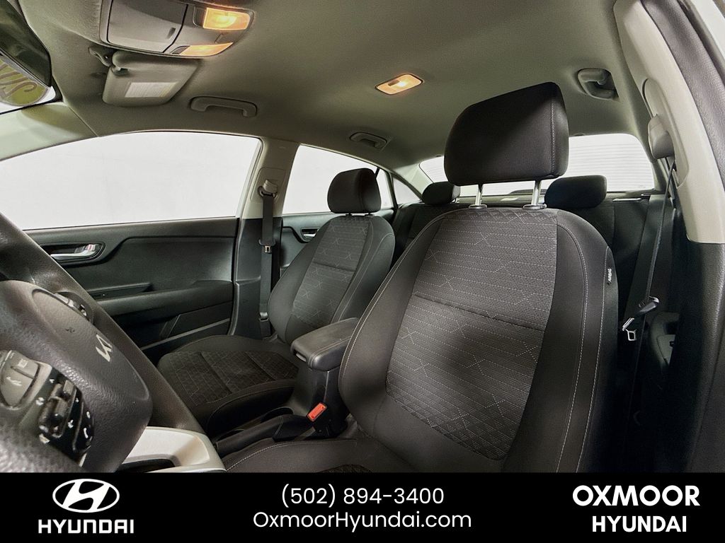 Vehicle image 23 of 29