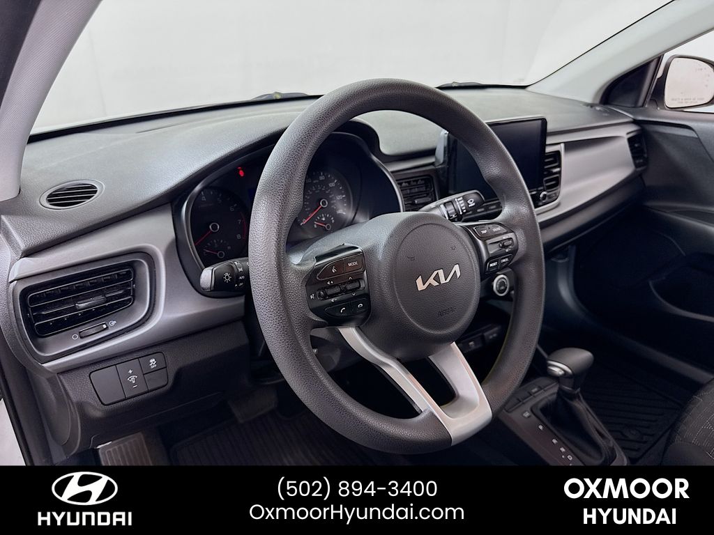 Vehicle image 18 of 29