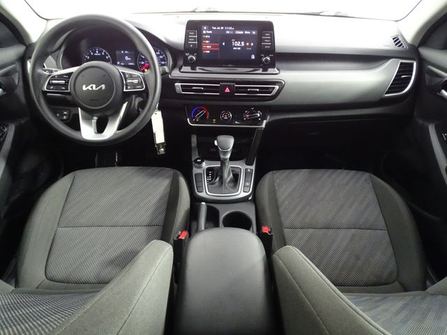 2022 Kia Seltos LX Image 16 of 41