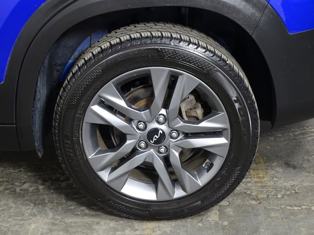 2022 Kia Seltos LX Image 8 of 41