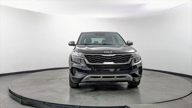 2022 Kia Seltos LX Image 3 of 27