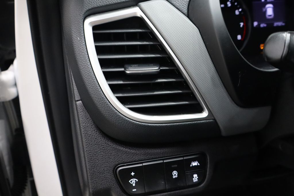 Vehicle image 14 of 37